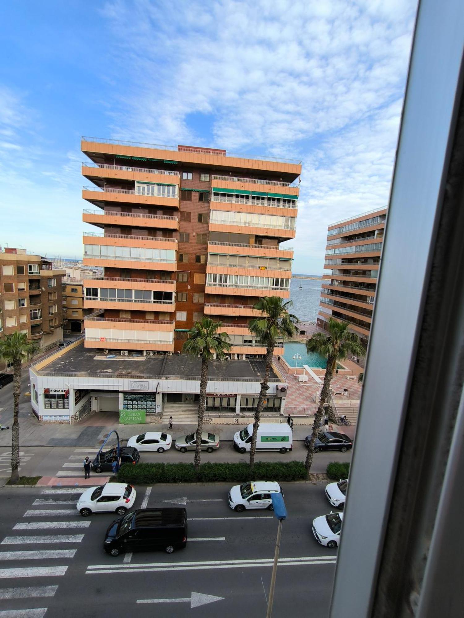 Апартаменты Apartamento Con Buena Vista Торевьиа Экстерьер фото
